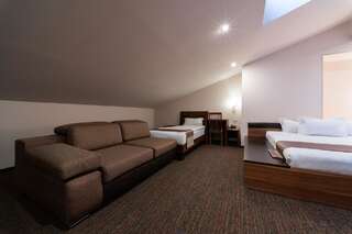 Отель Bass Boutique Hotel Ереван Стандартный трехместный номер-2